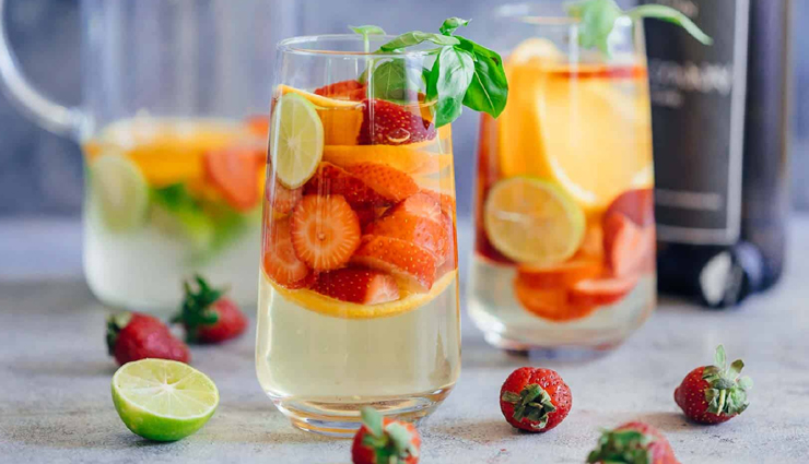 strawberry orange white wine sangria,wine recipe,summers recipe,drinks recipe,cocktail recipe,mocktail recipe