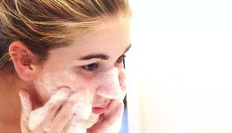 whiteheads,natural remedies,home remedies,home remedies to treat whiteheads,skin care tips,beauty tips