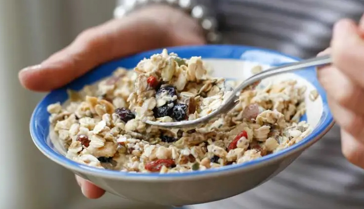 पीरियड्स के दर्द से पाना चाहते हैं आराम, आहार में शामिल करें ये 10 फूड्स foods to reduce period pain,alleviating menstrual pain with diet,foods for pain relief during periods,reducing cramps with specific foods,natural remedies for period pain,menstrual pain relief through diet,foods to ease menstrual discomfort,managing period pain with the right foods,dietary tips for reducing period pain,incorporating pain-reducing foods into your period diet