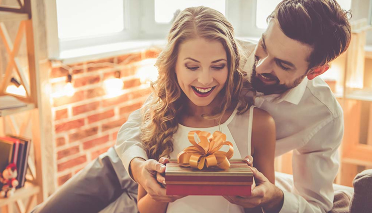 strange laws,weird laws,countries with strange laws,travel