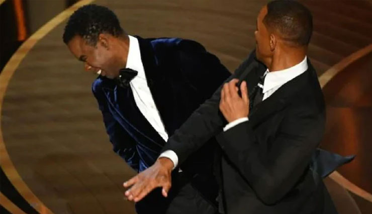 Oscars के मंच पर लड़ाई, पत्नी पर जोक किया तो  भड़के Will Smith, होस्ट को जड़ा जोरदार थप्पड़