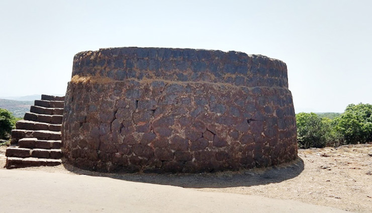 mahabaleshwar tourist attractions,best places to visit in mahabaleshwar,pratapgad fort mahabaleshwar,mapro garden mahabaleshwar,elephants head point,venna lake boating,tapola mini kashmir,wilson point sunrise sunset,mahabaleshwar travel guide,hill stations in maharashtra