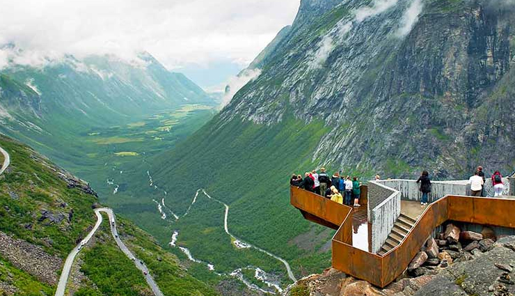winding roads,winding roads in the world,stelvio pass road,italy,forcella lavardet,italy,col de turini,france,big gate road,china,trollstigen,norway,los caracoles pass,chile,argentina