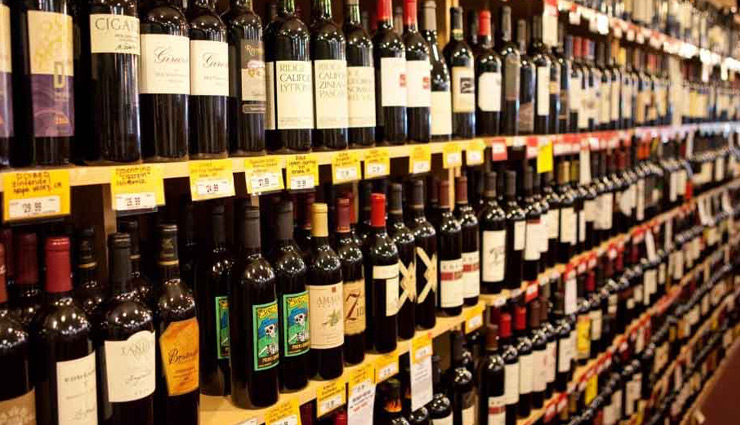 यूपी सरकार का बड़ा फैसला- अब शॉपिंग मॉल्स में भी मिलेगी शराब, लेकिन चुकानी होगी ज्यादा  कीमत 