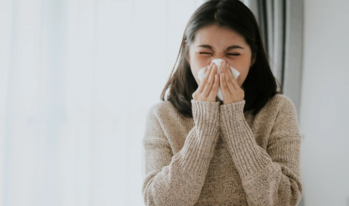 सर्दियों में बढ़ने लगती हैं साइनस की समस्या, राहत पाने के लिए आजमाए ये घरेलू उपाय 