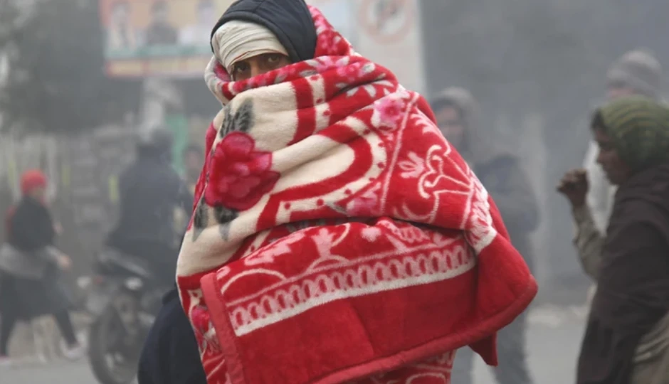 उत्तर भारत में बढ़ी ठंड, पहाड़ी इलाकों में बर्फबारी का अलर्ट, दिल्ली-यूपी समेत कई राज्यों में बारिश के आसार