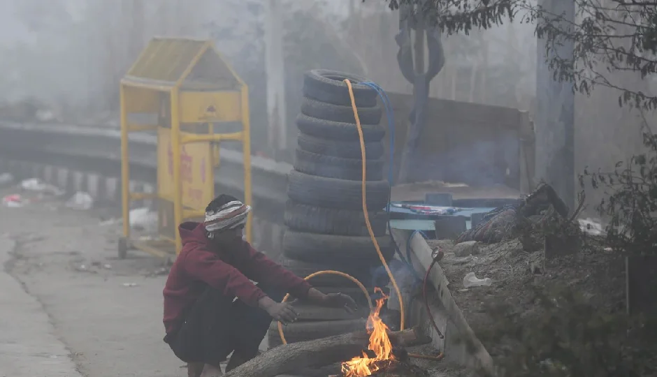 उत्तर भारत पर वेस्टर्न डिस्टर्बेंस का दोहरा वार, पहाड़ों में भारी बर्फबारी की चेतावनी, दिल्ली-यूपी समेत मैदानी इलाकों में बारिश से बढ़ेगी ठंड