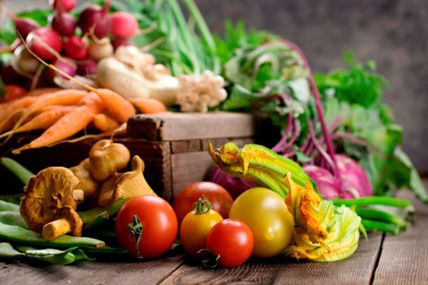 winters food items,Lemon,broccoli,salad,spinach,curd,rice,Apple,Health tips