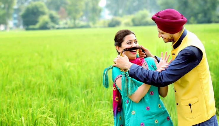 heading to get married next wedding season try out these poses to rock your pre-wedding shoot,pre wedding shoot concept,fashion trends for pre wewddding