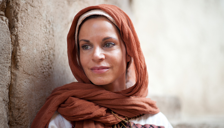 woman of indian cinema verses woman of society,woman,woman in india,different stages of woman,difference in life of indian cinema woman and social woman