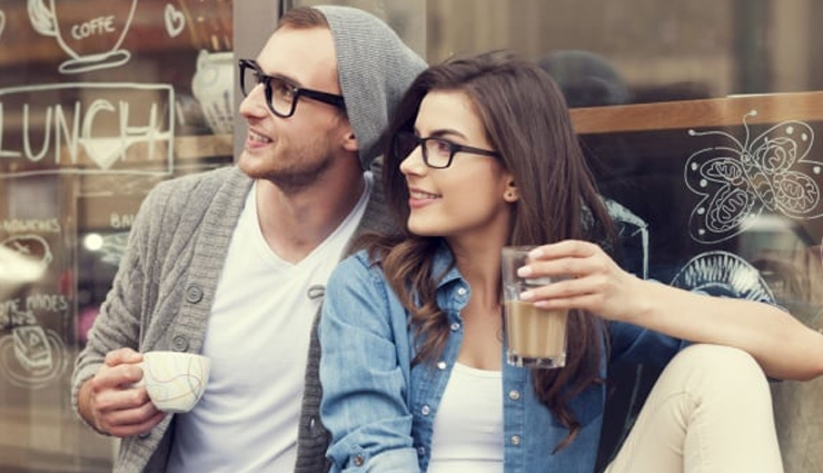 how to keep a woman interested,ways to keep her attracted,maintaining attraction in relationships,keeping a woman engaged,relationship tips for men,how to make her love you more,ways to keep the spark alive,romantic gestures for her,making her feel special,emotional connection in relationships