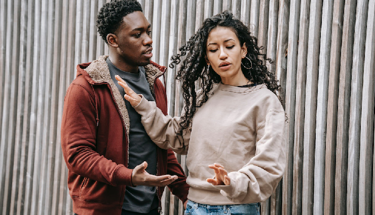 9 Major Signs a Woman is Pulling Away From You