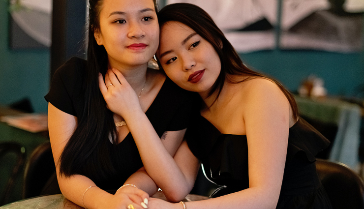 10 Signs You Might Be a Woman Who Likes Women