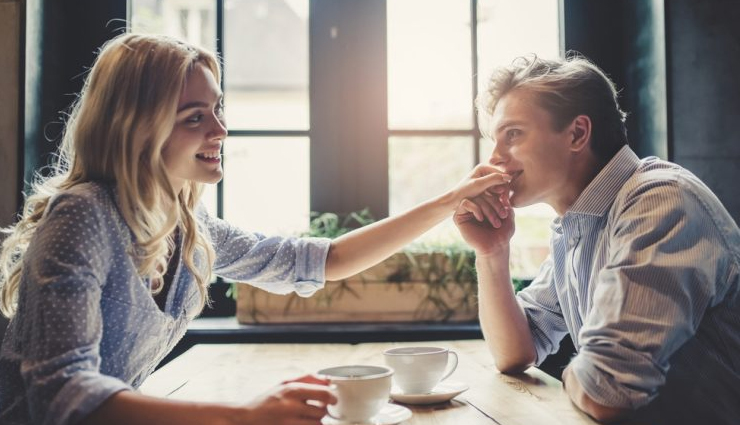 women fall in love,reason women fall in love,love,love relationship,love tips,relationship,relationship tips