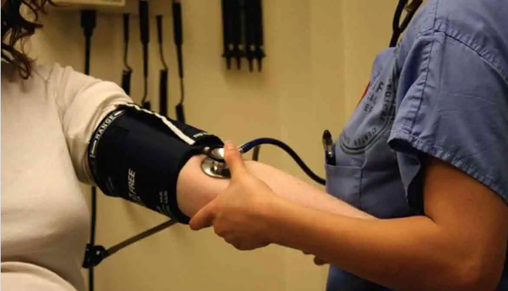 बंगाल / पेटदर्द से परेशान महिला पहुंची हॉस्पिटल, जांच में निकली पुरुष, डॉक्टर हैरान