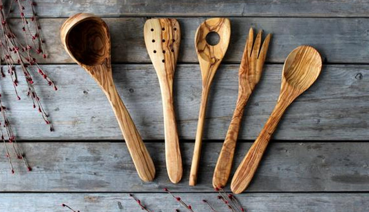 इस तरह करें लकड़ी के बर्तनों की सफाई, आसानी से दूर होगी बदबू 