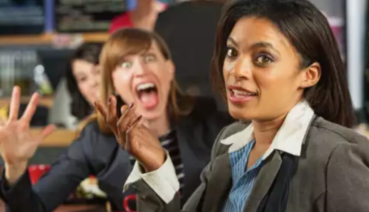 5 Tips To Help You Know That Your Work Friend is Your Enemy