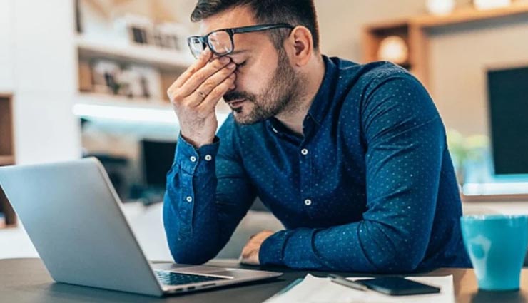 क्या काम का बोझ ला रहा हैं रिलेशनशिप में परेशानियां, इन तरीकों से रिश्ते को बनाए मजबूत