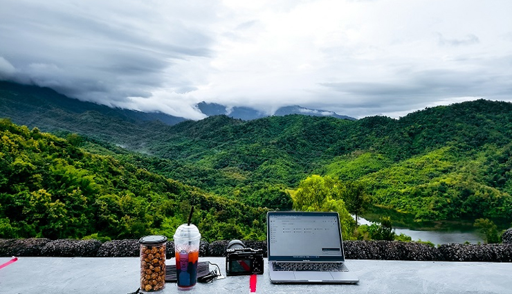 10 Offbeat Places for Working Remotely With Good Wifi Connectivity