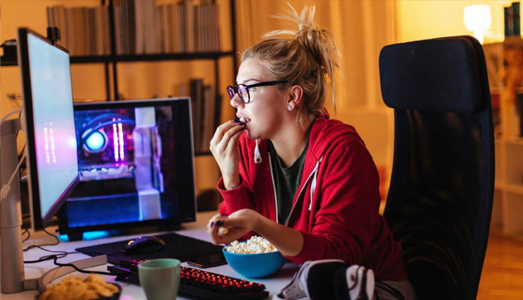 10 Tips To Keep Your Skin Healthy and Glowing When You Work in Front of Computer All Day