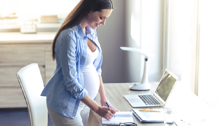 pregnancy and work balance,working during pregnancy advice,pregnancy work safety tips,managing job responsibilities while pregnant,maternity and career balance,workplace considerations for pregnant women,pregnant employee guidelines,balancing work and pregnancy health,tips for working moms-to-be,pregnancy-friendly work practices