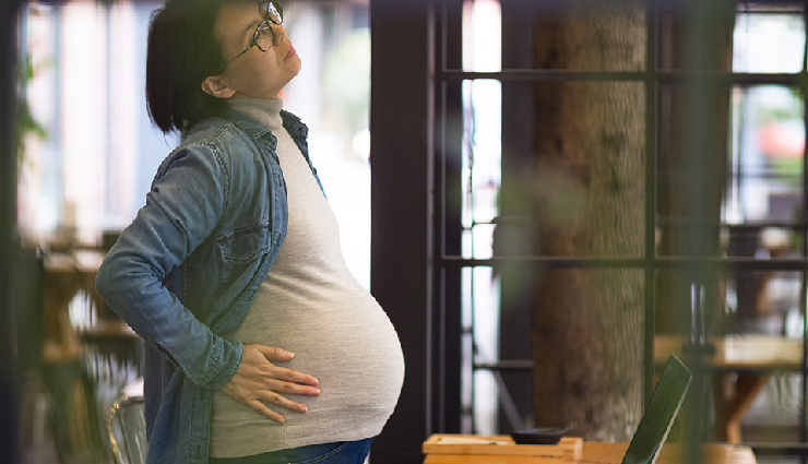 pregnancy and work balance,working during pregnancy advice,pregnancy work safety tips,managing job responsibilities while pregnant,maternity and career balance,workplace considerations for pregnant women,pregnant employee guidelines,balancing work and pregnancy health,tips for working moms-to-be,pregnancy-friendly work practices