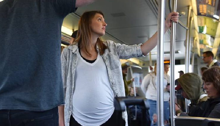 pregnancy and work balance,working during pregnancy advice,pregnancy work safety tips,managing job responsibilities while pregnant,maternity and career balance,workplace considerations for pregnant women,pregnant employee guidelines,balancing work and pregnancy health,tips for working moms-to-be,pregnancy-friendly work practices