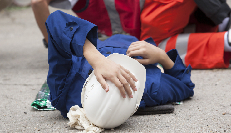 concussion,traumatic brain injury (tbi),head injury,brain injury,concussion symptoms,concussion causes,sports-related concussion,concussion treatment,signs of concussion,head trauma,concussion recovery,post-concussion syndrome,long-term effects of concussion,what is a concussion?,major symptoms of concussion,causes of concussion,how to treat a concussion,concussion in sports,concussion from car accidents,concussion from falls,concussion from physical assault,concussion diagnosis and management,symptoms of traumatic brain injury,impact of concussion on brain health,preventing concussions,concussion medical evaluation,cognitive rest for concussion,physical rest for concussion recovery,when to seek medical attention for a concussion,concussion in children,concussion in older adults,repeated concussions risks,concussion and mood changes,concussion-related sleep disturbances,recognizing concussion symptoms,concussion and sensitivity to light,blurred vision from concussion,dizziness after head injury