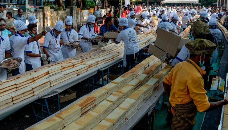 केरल में हुए इस कारनामे ने चीन को पछाड़ा, बनाया दुनिया का सबसे लंबा केक
