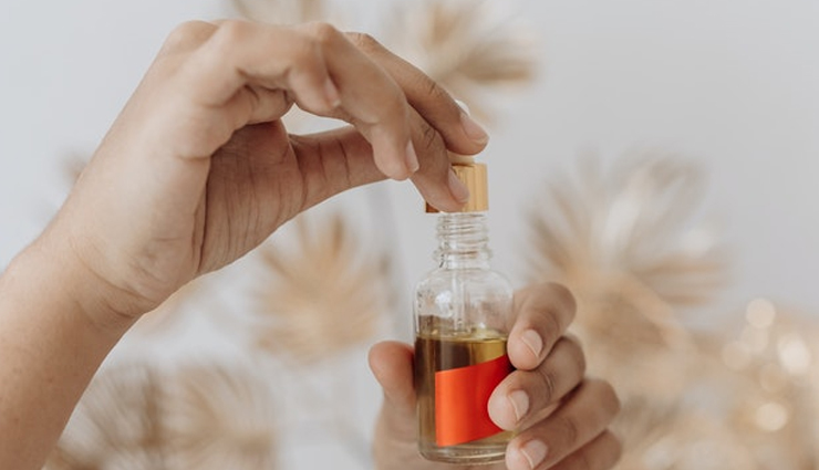 wrinkles,remedies to treat wrinkles,essential oils for wrinkles,skin care tips,beauty tips