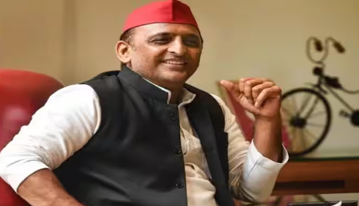 सपा प्रमुख अखिलेश यादव ने भाजपा को दी अपना नाम बदलने की सलाह