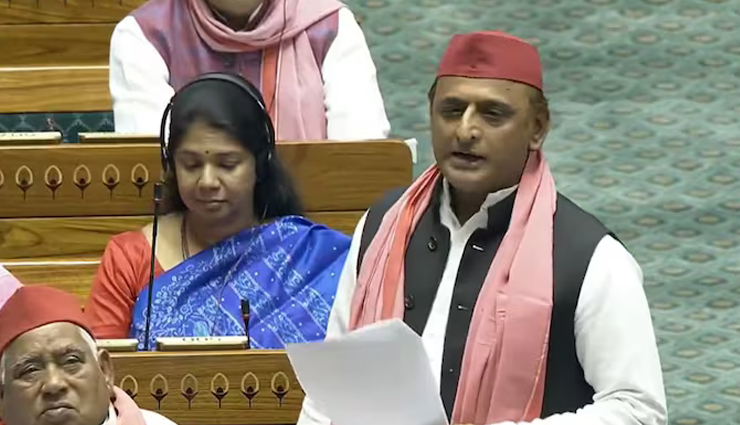 अखिलेश यादव ने NEET विवाद पर भाजपा पर साधा निशाना, 'पेपर लीक युवाओं को नौकरी से वंचित करने की कोशिश'