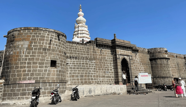 famous temples in mumbai,temples to visit in mumbai,mumbai renowned temples,temples of mumbai,religious places in mumbai,popular temples in mumbai,sacred sites of mumbai,mumbai temple tour,spiritual attractions in mumbai,mumbai temple heritage