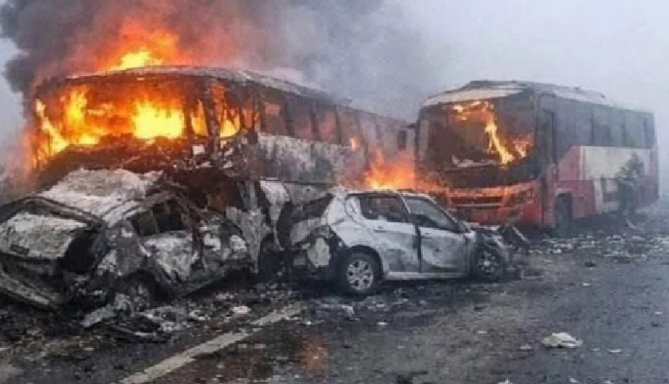 यमुना एक्सप्रेसवे हादसा: 10 मृतकों की DNA से हुई पहचान, मथुरा पुलिस आज परिजनों को सौंपेगी शव