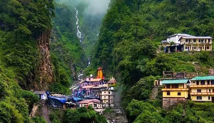 famous temples in the himalayas,must-visit himalayan temples,kedarnath temple,badrinath temple,vaishno devi,hemkund sahib,tungnath temple,gangotri temple,yamunotri temple,amarnath cave temple,jageshwar temples,rishikesh temples