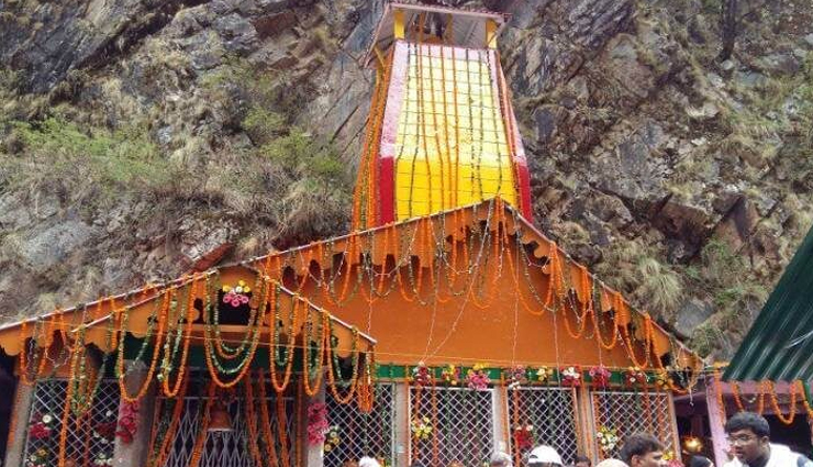 famous temples in himalayas,must-visit himalayan temples,top himalayan temples,sacred sites in himalayas,himalayan pilgrimage sites,spiritual places in himalayas,kedarnath temple visit,badrinath temple travel,vaishno devi pilgrimage,amarnath cave temple