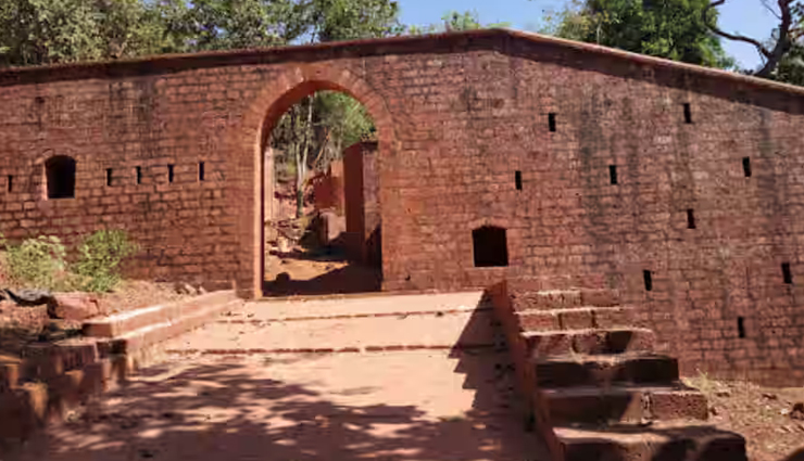 famous forts in maharashtra,maharashtra forts to visit,historical forts in maharashtra,best forts in maharashtra,top forts in maharashtra,forts of shivaji in maharashtra,maharashtra fort tourism