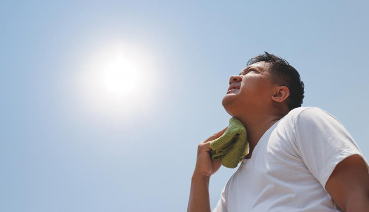 yellow watermelon,health benefits,antioxidants,vitamin c,beta-carotene,lycopene,hydration,weight loss,digestive health,cardiovascular health,eye health,immune system,low calorie,low sugar,nutritious,summer fruit,seasonal fruit,sweet taste,refreshing,snack