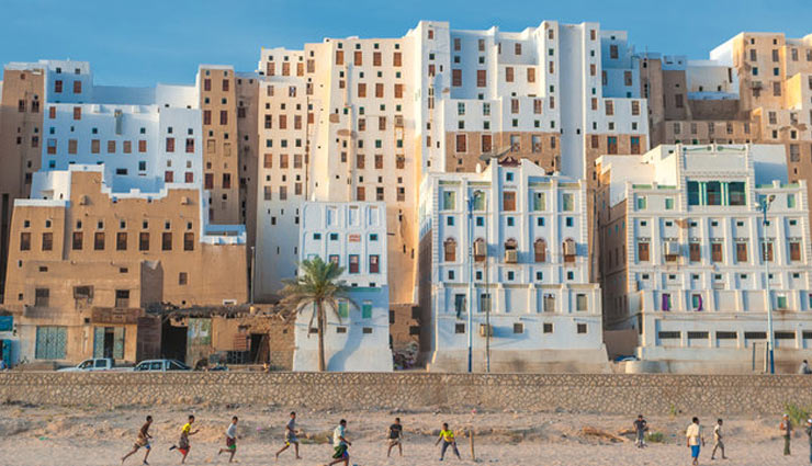yemen ancient skyscraper city,the manhattan of the desert,story of shibam,city with mud houses,weird story