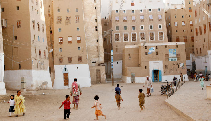 yemen ancient skyscraper city,the manhattan of the desert,story of shibam,city with mud houses,weird story