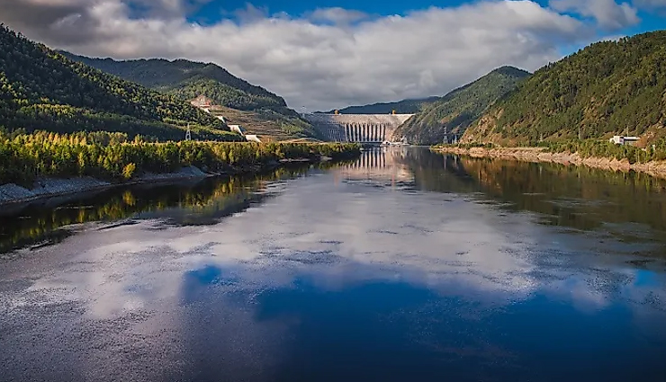 longest rivers in the world,top 10 world longest rivers,major rivers on earth,river length records,nile,amazon,yangtze: longest rivers,geography of longest rivers,historical significance of great rivers,exploring earth lengthy waterways,river ecosystems and biodiversity,cultural impact of long rivers