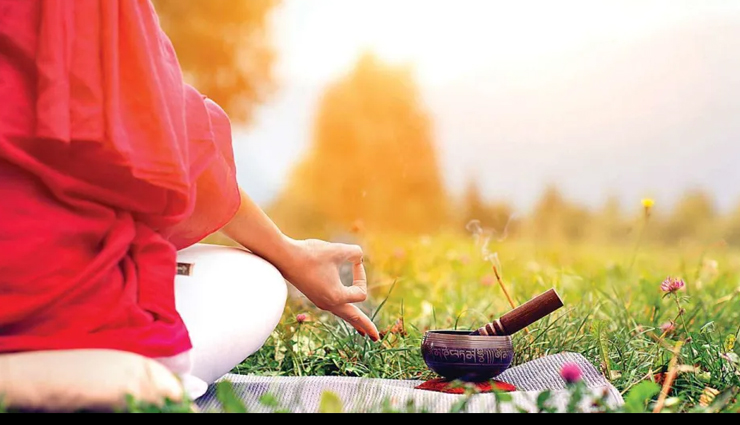 ayurveda and yoga connection,ayurveda and yoga benefits,relationship between ayurveda and yoga,holistic healing with ayurveda and yoga,ayurvedic principles in yoga,yoga and ayurveda for wellness,combining ayurveda and yoga,ayurveda and yoga lifestyle,balance mind and body with ayurveda and yoga,traditional indian healing methods