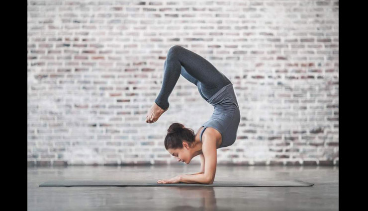 yoga exercises,yoga asan for daily routine,Health tips,fitness tips,tadasana,parvatasana,uttana vakrasana,bhujangasana