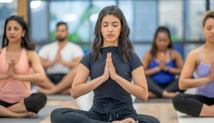 5 Yoga Asanas To Try For Fitness Journey