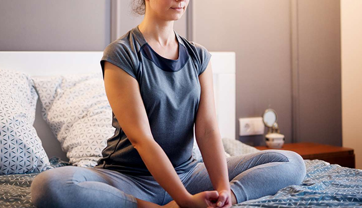 neck pain treatment,home remedies for neck pain,heat and cold therapy,neck stretches,proper posture,ergonomic adjustments,massage therapy for neck pain,over-the-counter pain relievers,neck support pillow,relaxation techniques,hydration for neck pain relief,avoiding overexertion