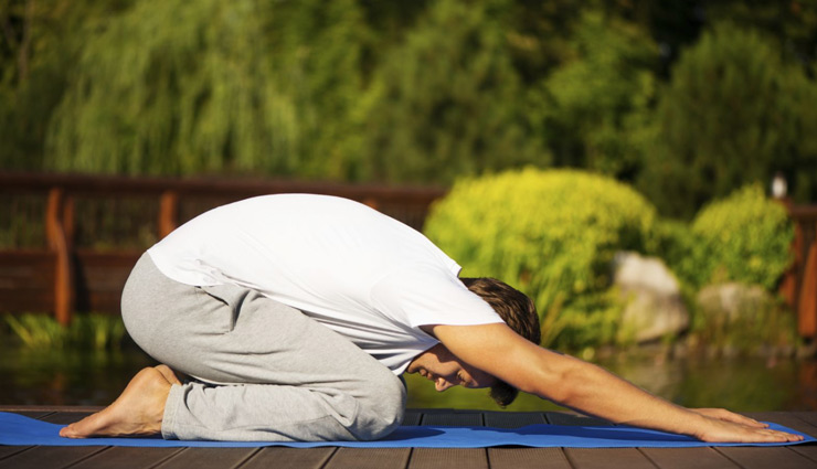 बिमारियों का मुख्य कारण बनता है डिप्रेशन, इसे दूर करने के लिए करें ये 6 योगासन