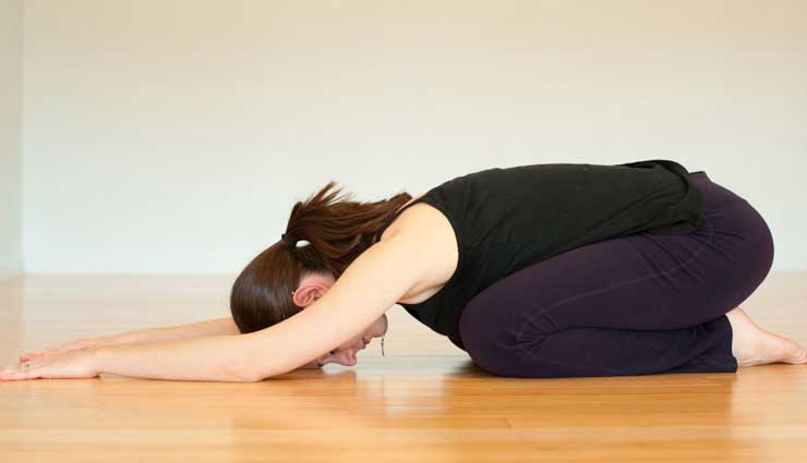 pawanmuktasana,mulabandhasana,viparita karani,shishuasana,malasana,yoga asan to cure piles,piles care tips,Health tips,fitness tips