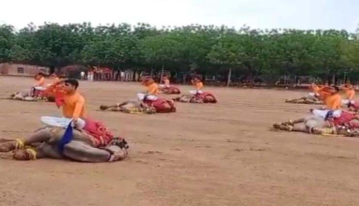 International Yoga Day : जोधपुर में BSF के जवानों ने किया ऊंट की पीठ पर योग और आसन