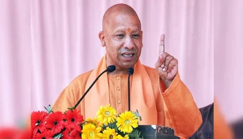 दीपावली से पहले गरीबों को गैस सिलेंडर की सौगात, जिसने रंग में भंग डाला वो सलाखों के पीछे: सीएम योगी