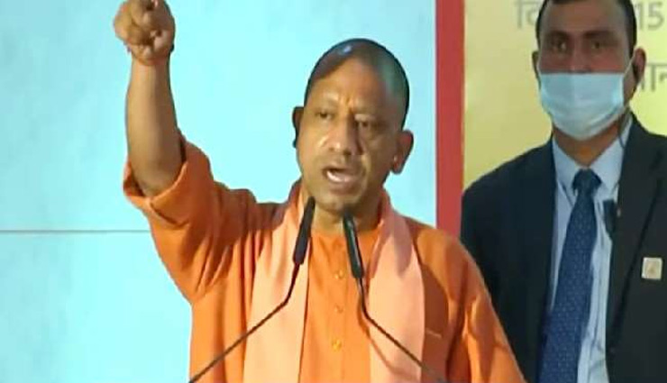 सपा सरकार में आतंकियों के मुकदमे वापस होते थे, आज माफिया पर कार्रवाई की जाती है: CM योगी